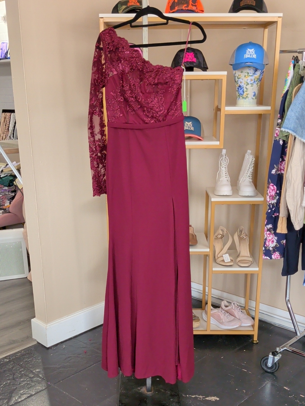 Elegant One-Shoulder Burgundy Lace Gown